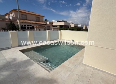 Sale - Villa - Torrevieja - Costa Blanca