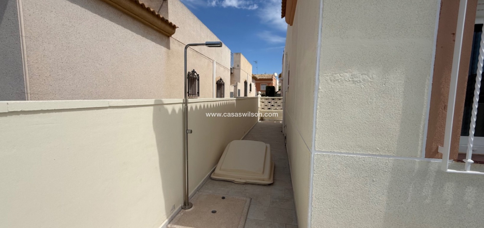 Sale - Villa - Torrevieja - Costa Blanca