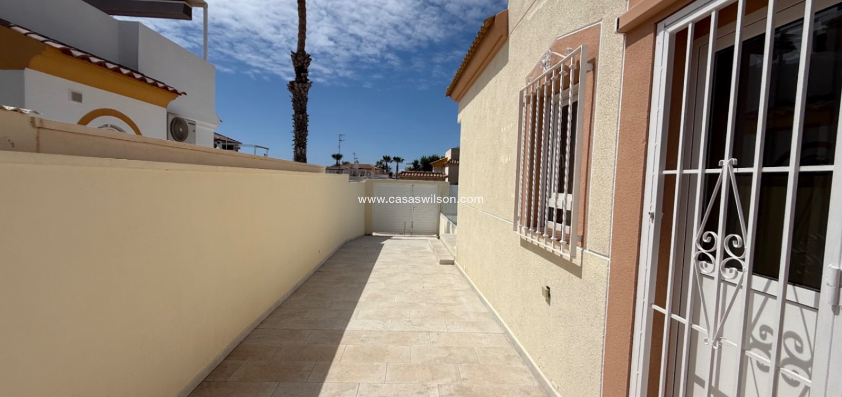 Sale - Villa - Torrevieja - Costa Blanca