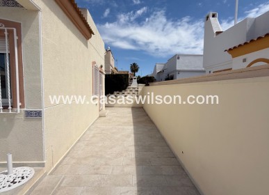 Sale - Villa - Torrevieja - Costa Blanca