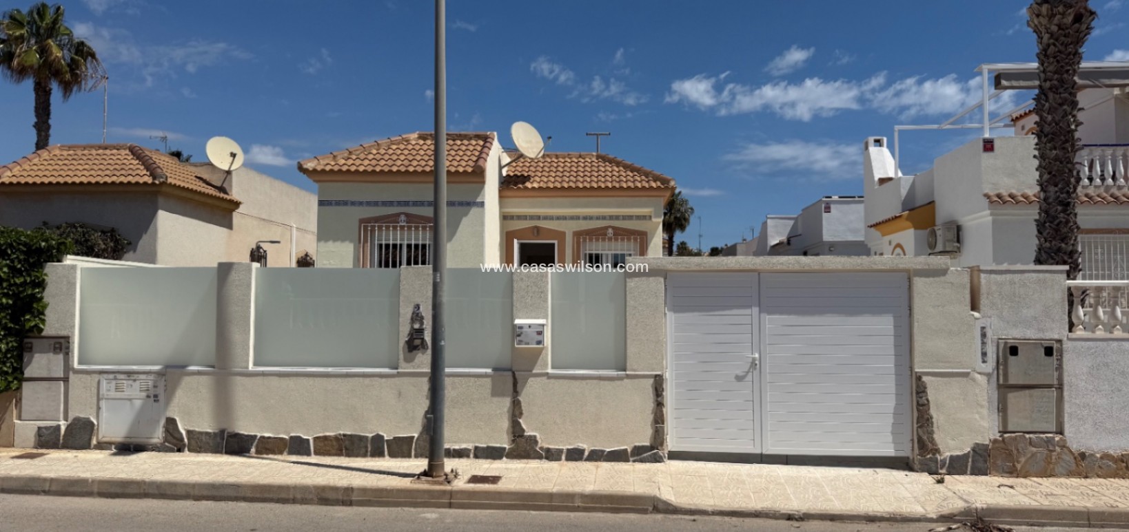 Sale - Villa - Torrevieja - Costa Blanca