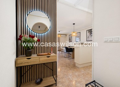 Sale - Apartment - Torrevieja - Centro