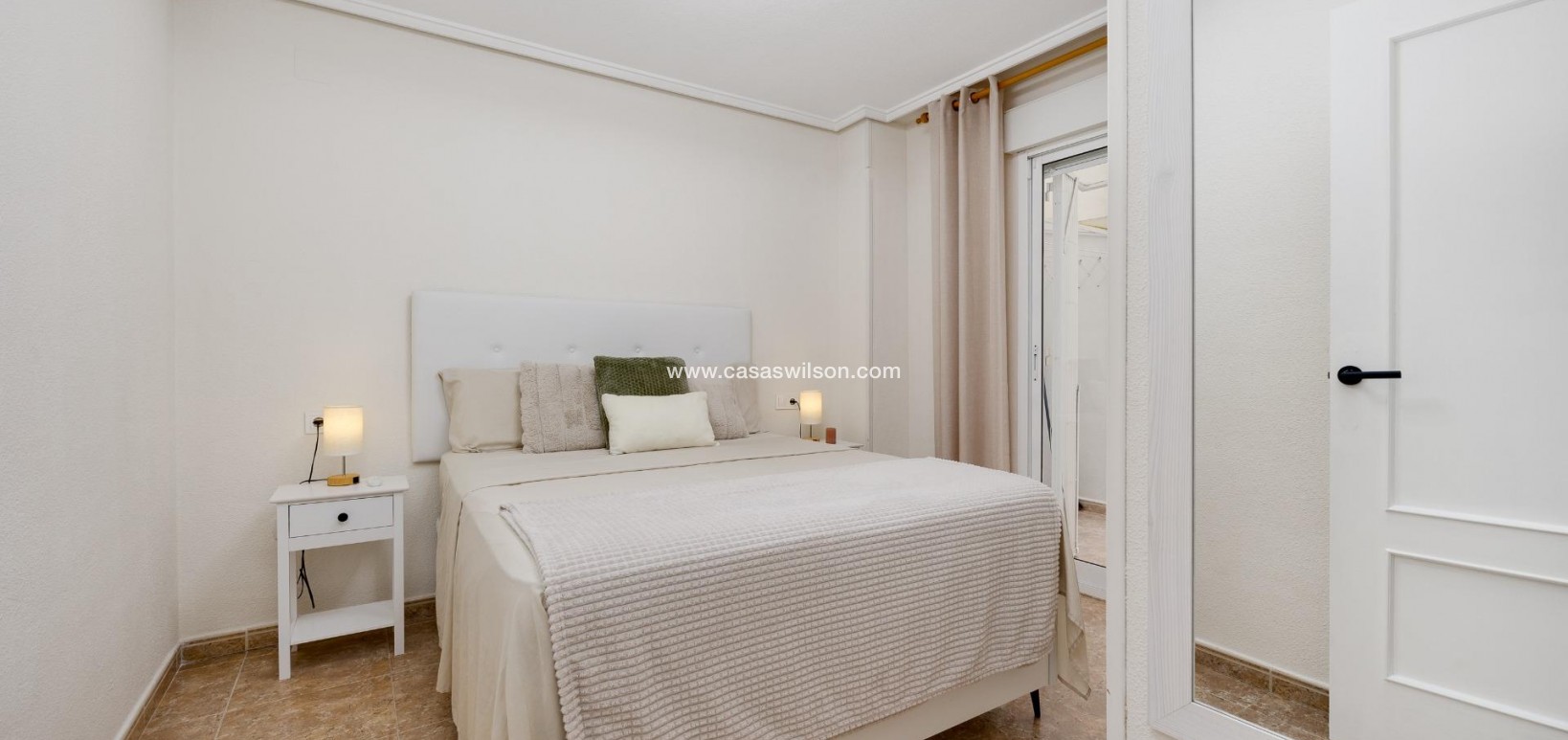 Sale - Apartment - Torrevieja - Centro