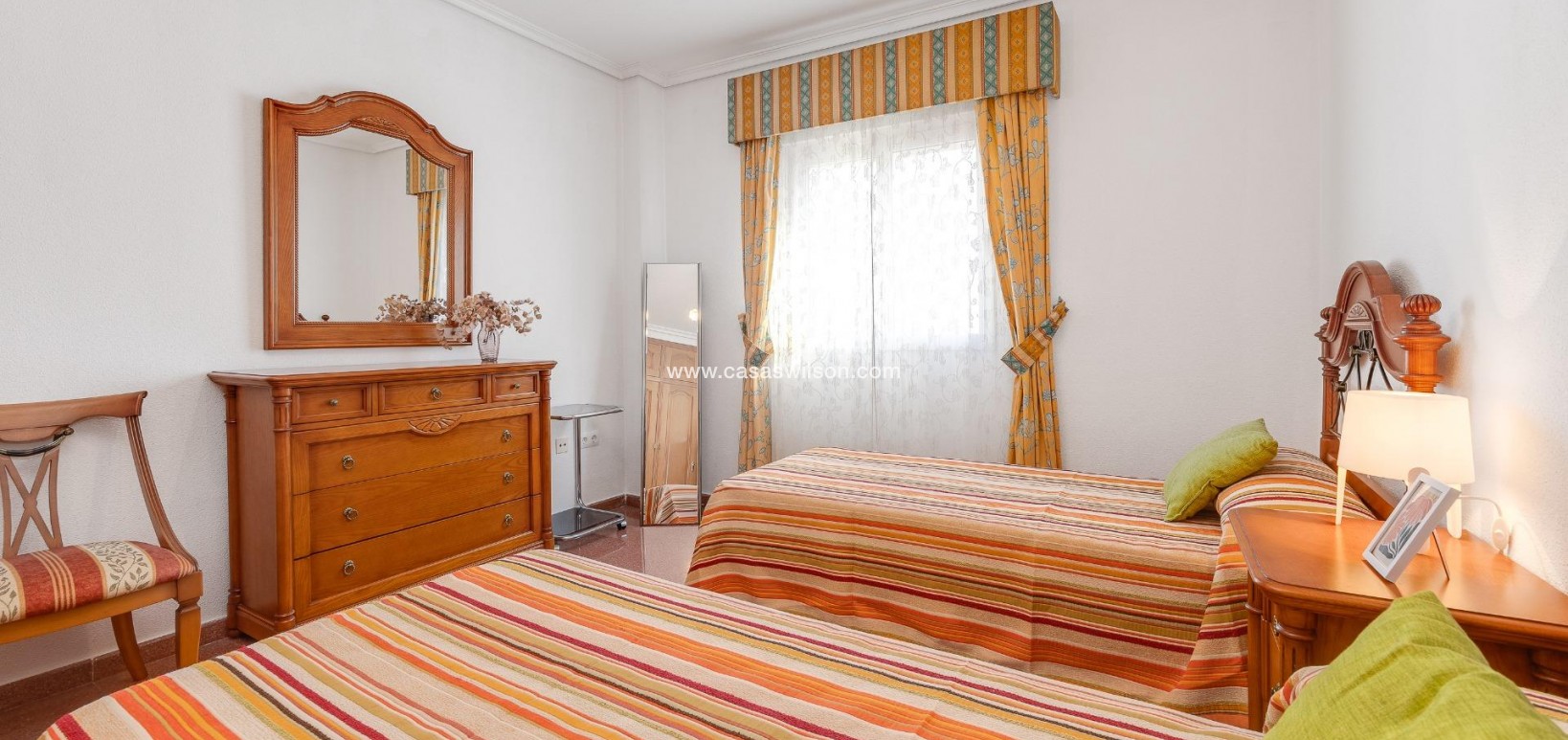 Sale - Appartement - Torrevieja - Paseo maritimo