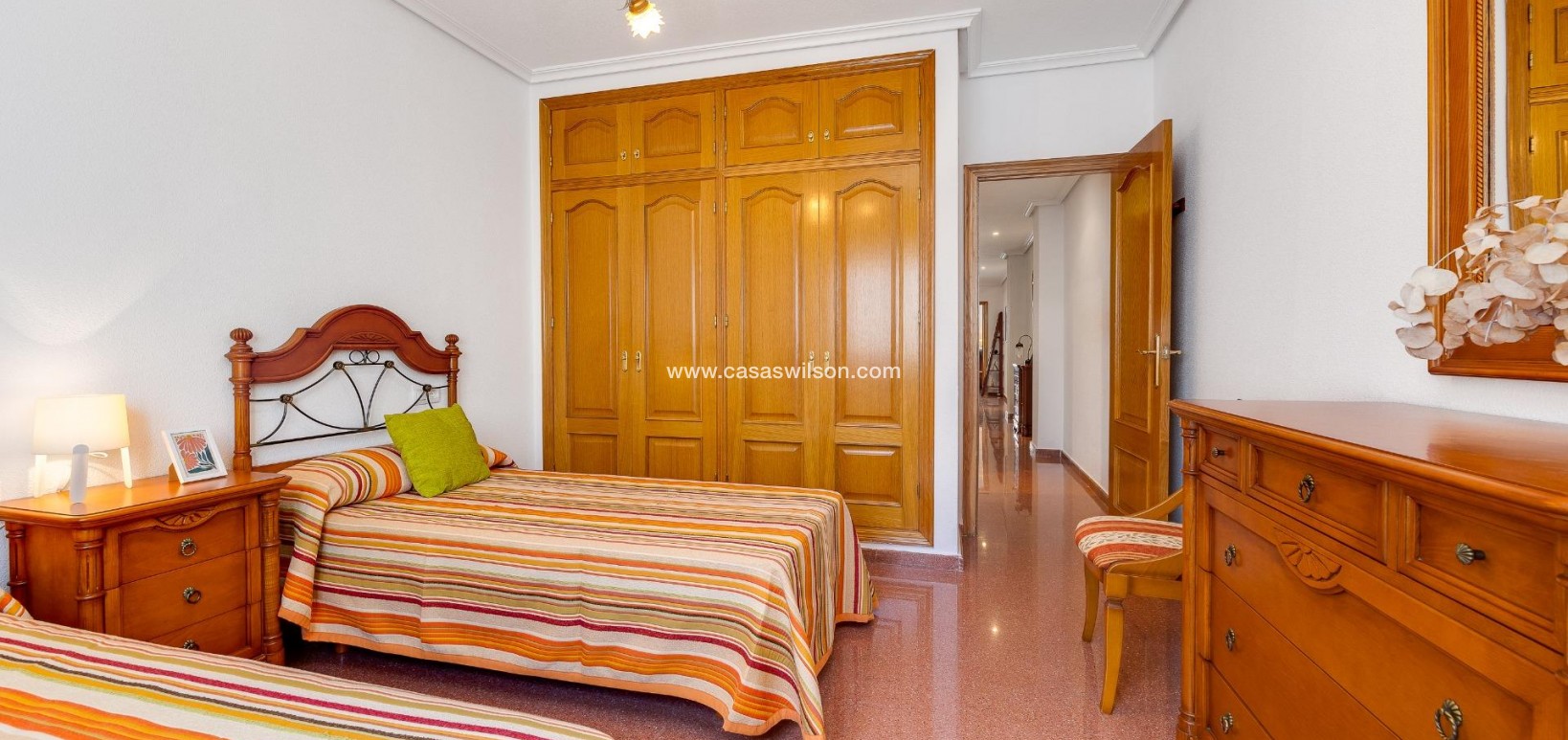 Sale - Appartement - Torrevieja - Paseo maritimo