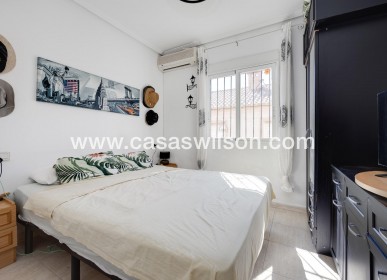 Sale - Bungalow - Torrevieja - Aguas Nuevas