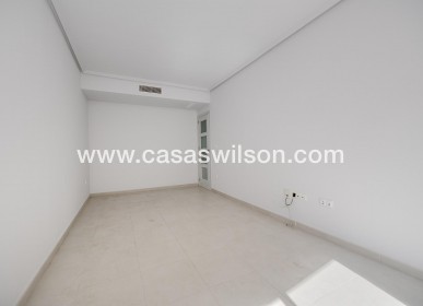 Sale - Apartment - Torrevieja - Estacion De Autobuses