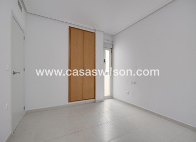 Sale - Apartment - Torrevieja - Estacion De Autobuses