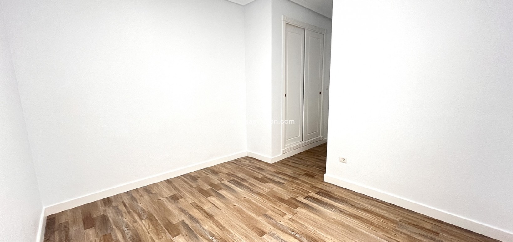 Sale - Apartment - San Miguel de Salinas - Inland