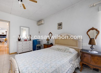 Sale - Villa - Torrevieja - Aguas Nuevas