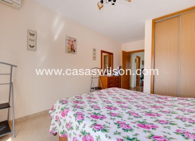 Sale - Villa - Torrevieja - Aguas Nuevas