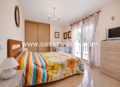 Sale - Villa - Torrevieja - Aguas Nuevas