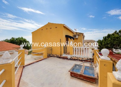 Sale - Villa - Torrevieja - Aguas Nuevas