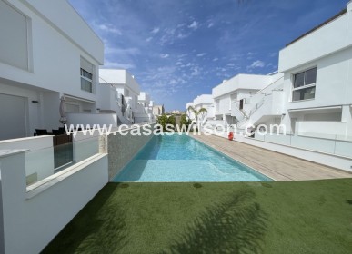 Sale - Bungalow - Pilar de la Horadada - Costa Blanca
