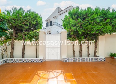 Sale - Bungalow - Torrevieja - La Mata