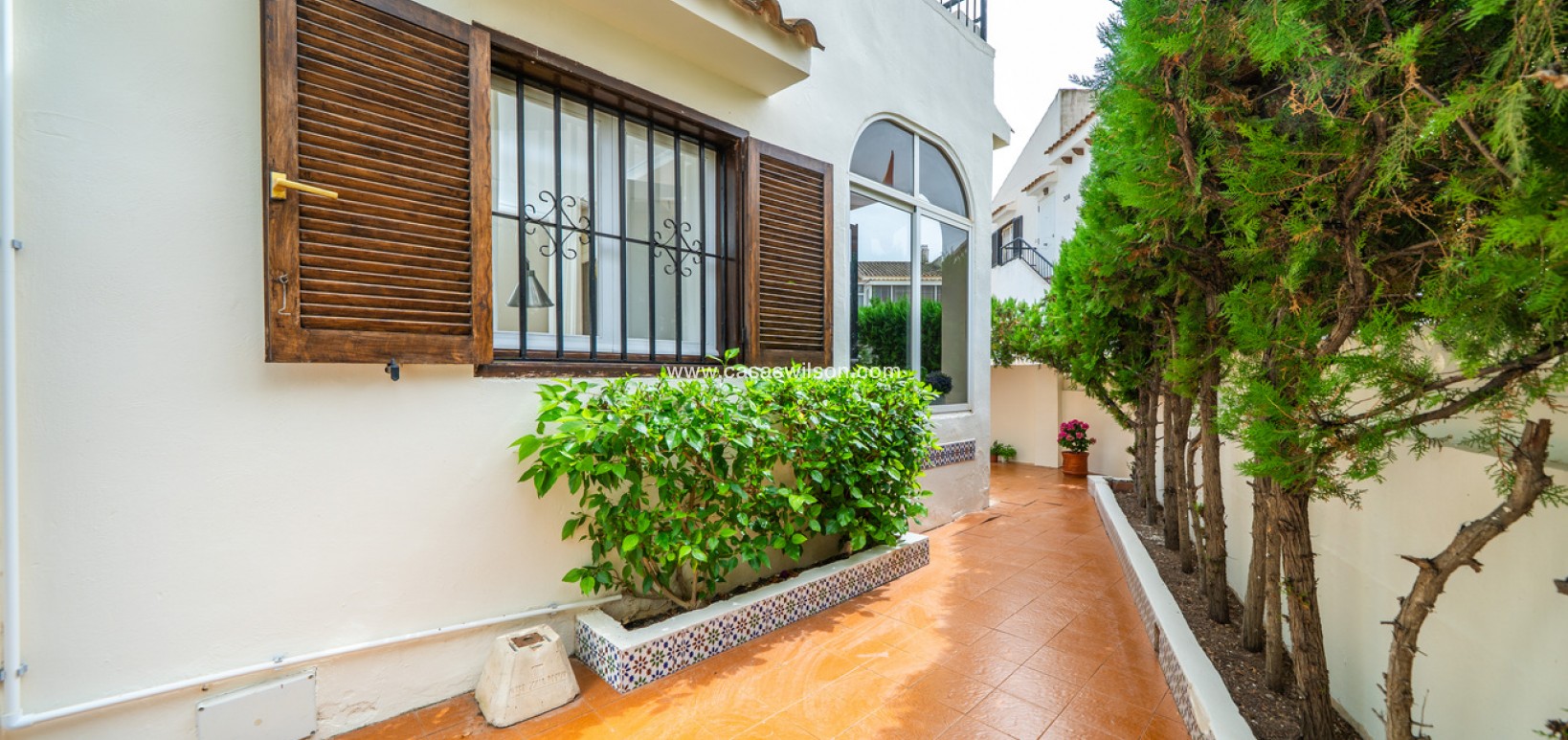 Sale - Bungalow - Torrevieja - La Mata