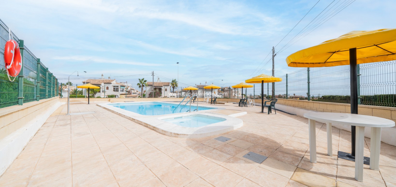 Sale - Bungalow - Torrevieja - La Mata