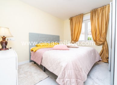 Sale - Bungalow - Torrevieja - Torretas