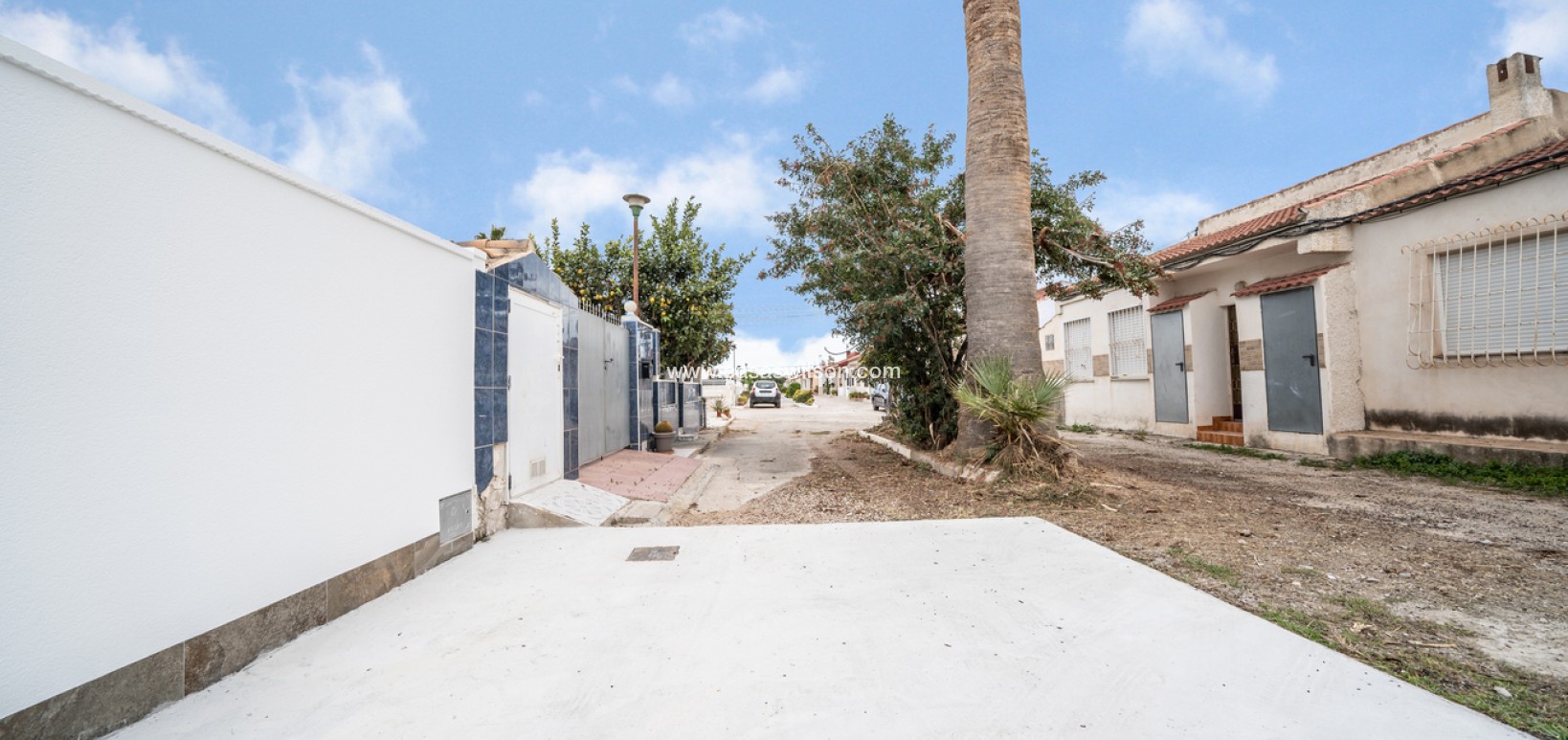 Sale - Bungalow - Torrevieja - Torretas