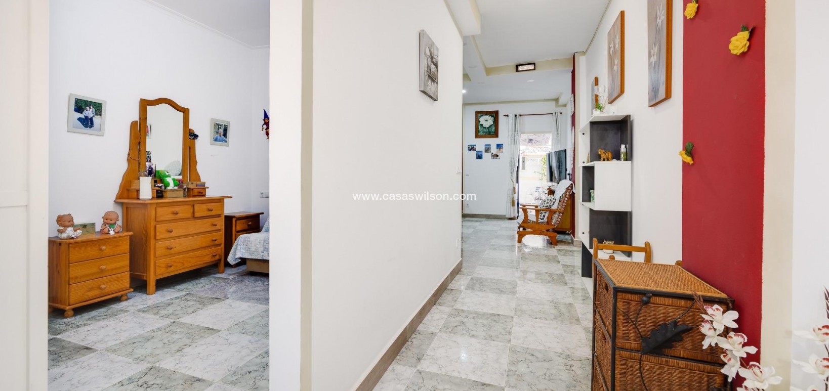 Sale - Apartment - Torrevieja - Centro