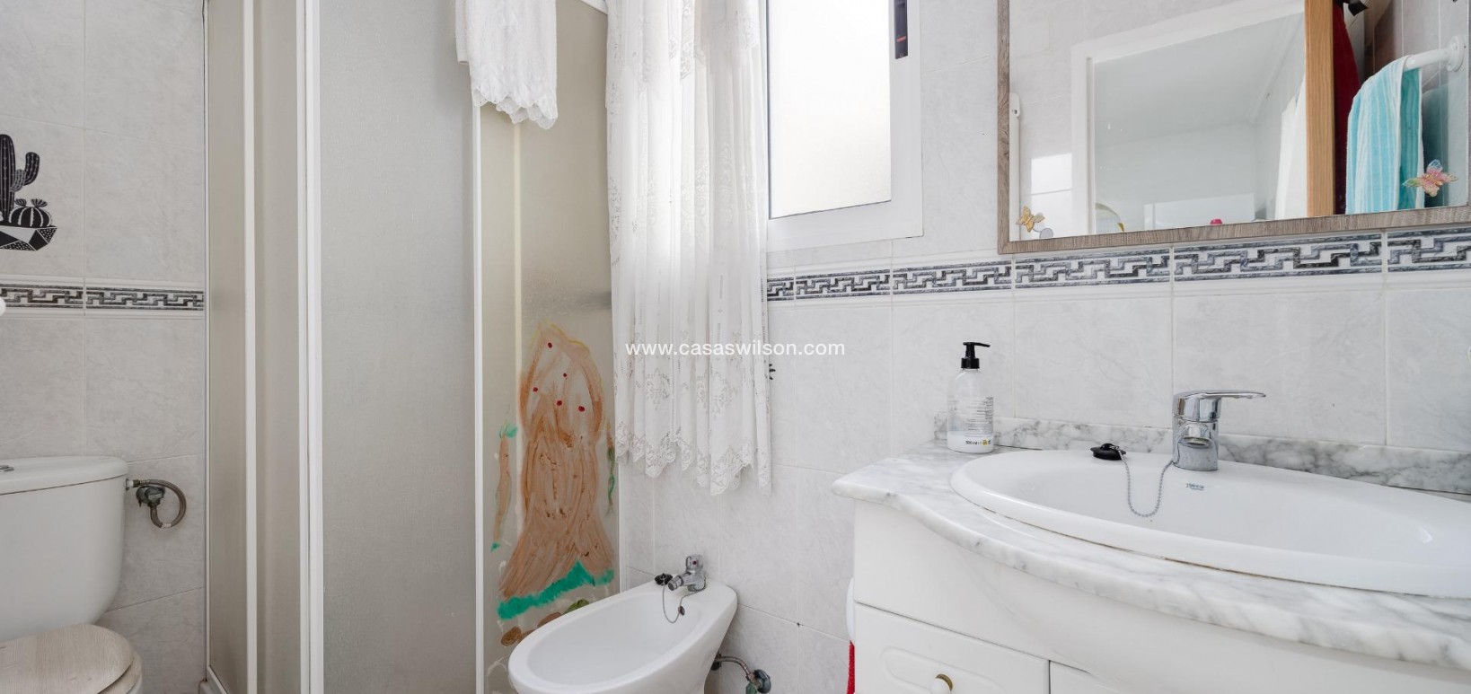 Sale - Apartment - Torrevieja - Centro