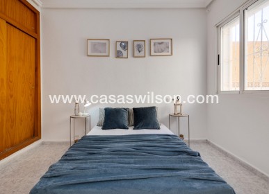 Sale - Bungalow - Torrevieja - Los Frutales