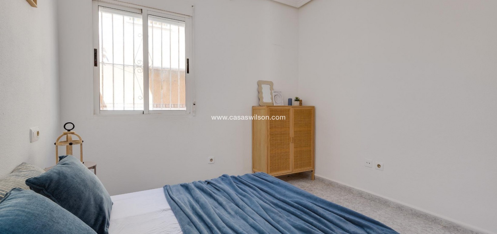 Sale - Bungalow - Torrevieja - Los Frutales