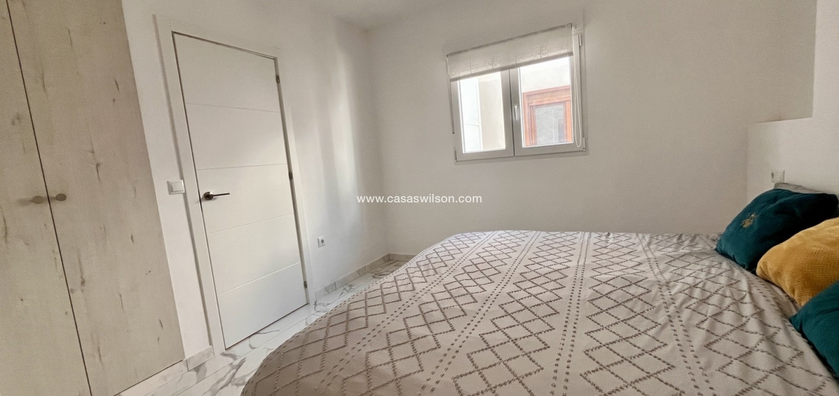 Sale - Apartment - Villamartin - Costa Blanca