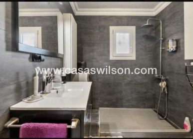 Sale - Townhouse - Torrevieja - Aguas Nuevas