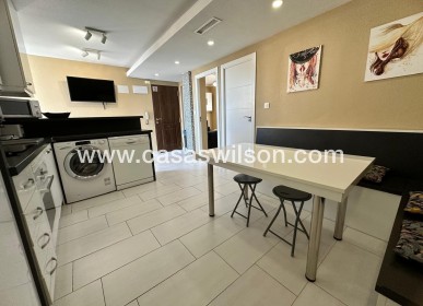 Sale - Apartment - Torrevieja - Paseo maritimo