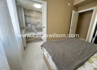 Sale - Apartment - Torrevieja - Paseo maritimo