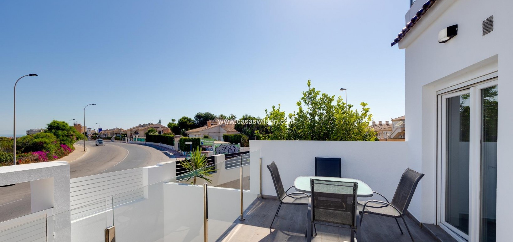 Sale - Villa - Torrevieja - Aguas Nuevas
