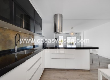 Sale - Villa - Torrevieja - Aguas Nuevas