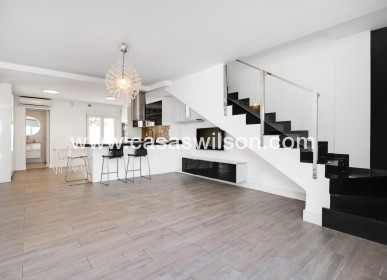 Sale - Villa - Torrevieja - Aguas Nuevas