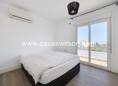 Sale - Villa - Torrevieja - Aguas Nuevas