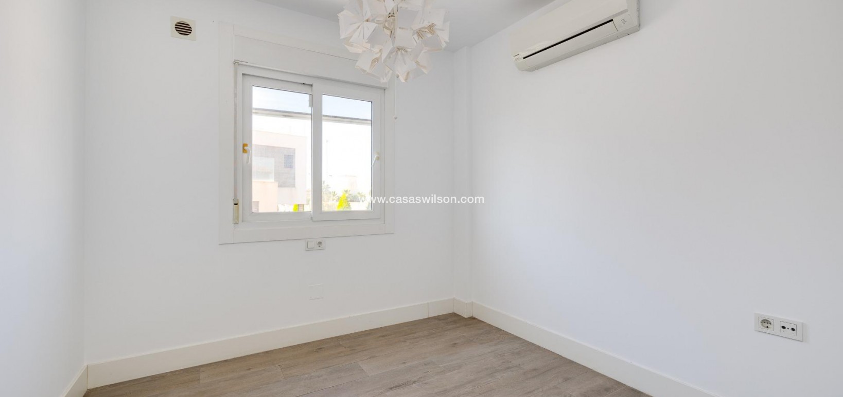 Sale - Villa - Torrevieja - Aguas Nuevas