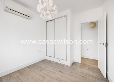 Sale - Villa - Torrevieja - Aguas Nuevas