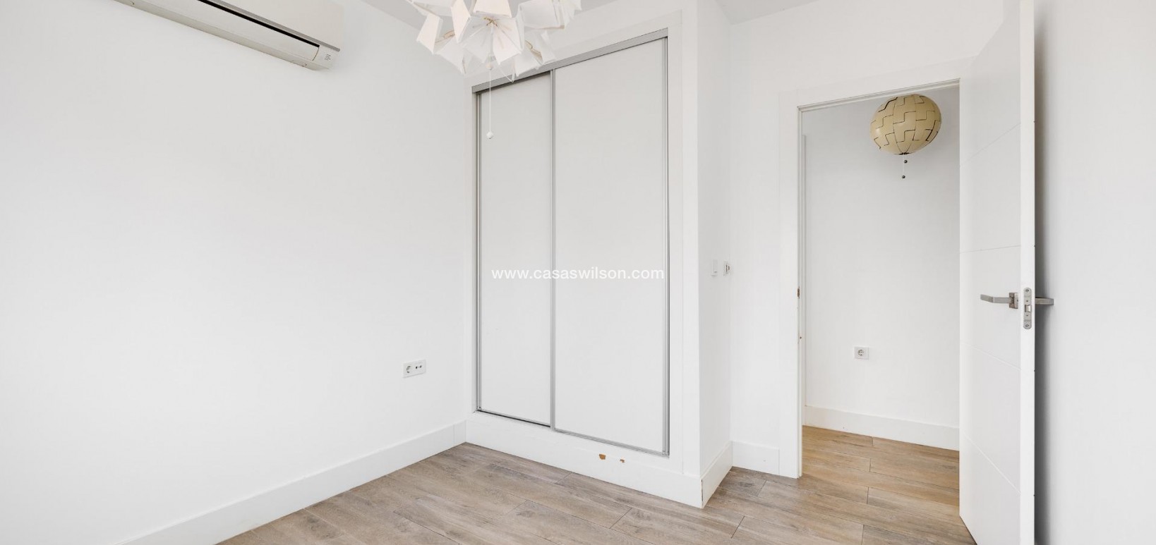 Sale - Villa - Torrevieja - Aguas Nuevas