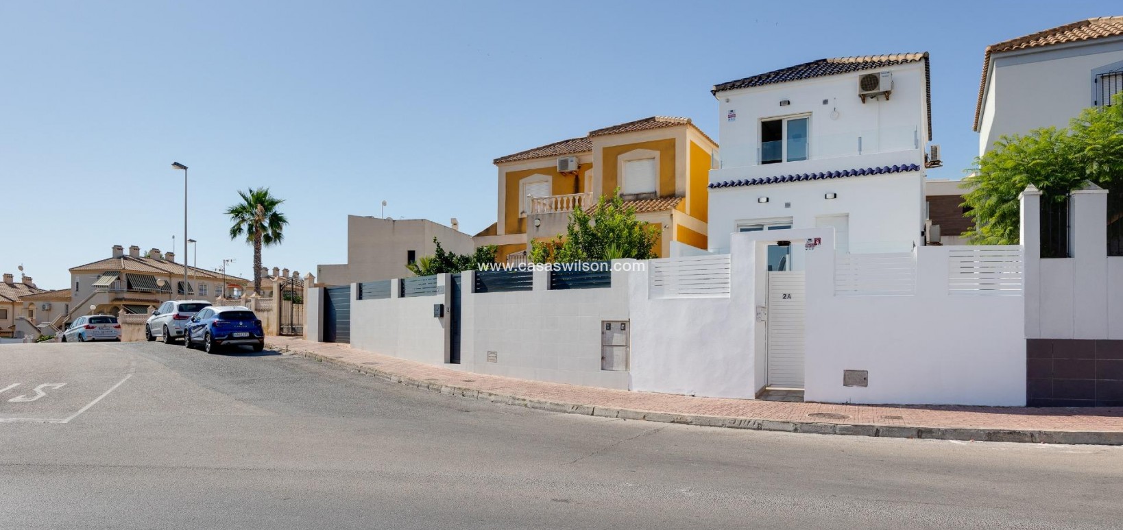 Sale - Villa - Torrevieja - Aguas Nuevas