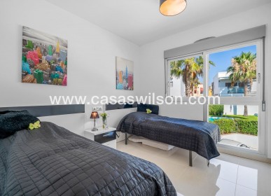 Sale - Bungalow - Punta Prima - Costa Blanca