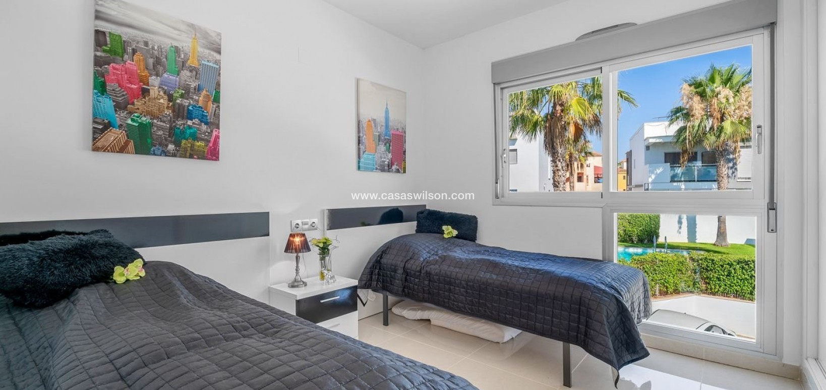 Sale - Bungalow - Punta Prima - Costa Blanca