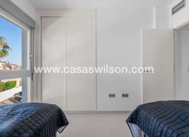 Sale - Bungalow - Punta Prima - Costa Blanca