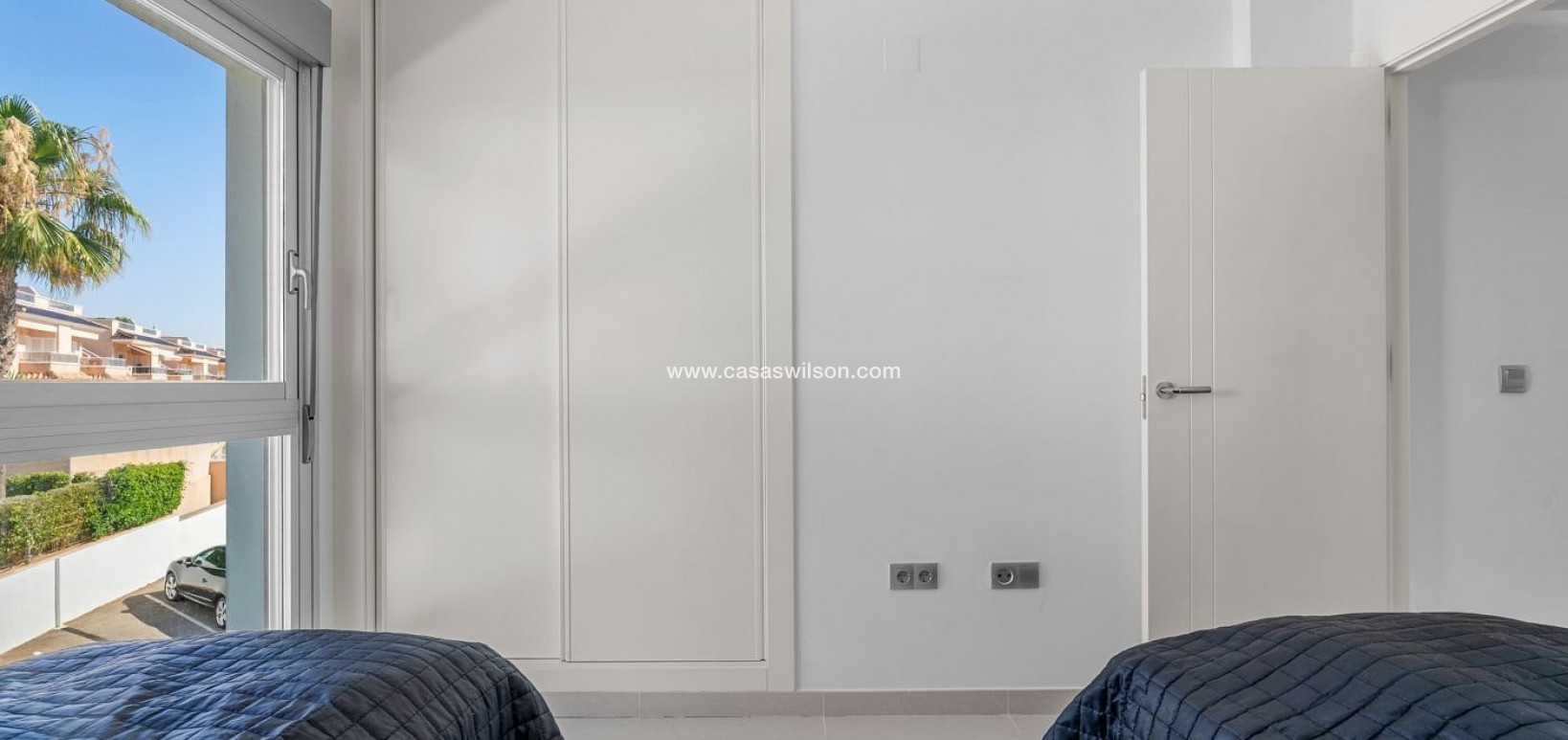 Sale - Bungalow - Punta Prima - Costa Blanca