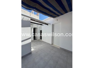 Sale - Townhouse - Torrevieja - Centro