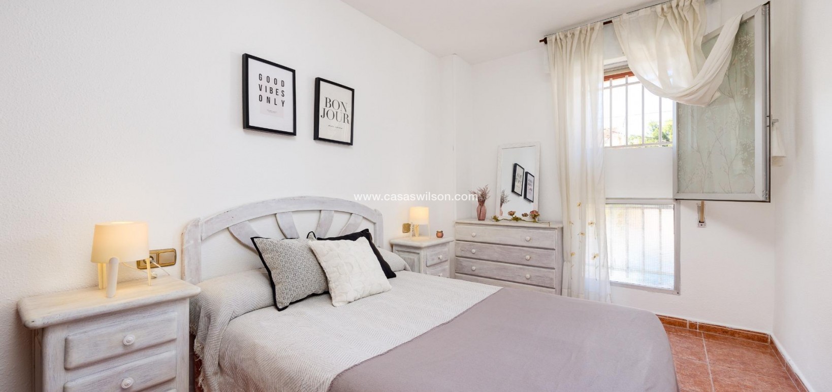 Sale - Apartment - Torrevieja - Playa de los Naufragos