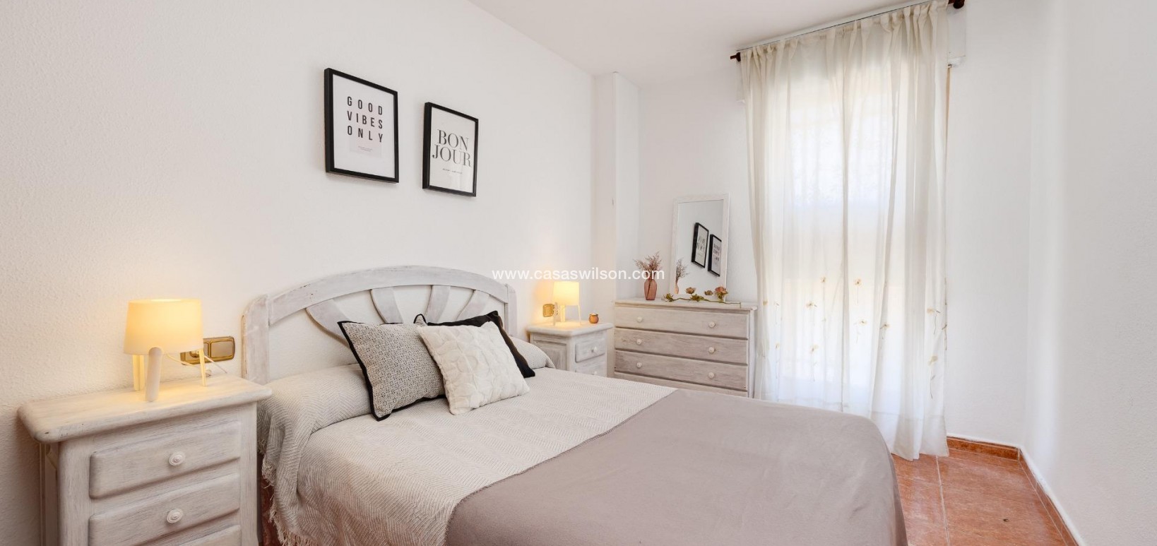 Sale - Apartment - Torrevieja - Playa de los Naufragos