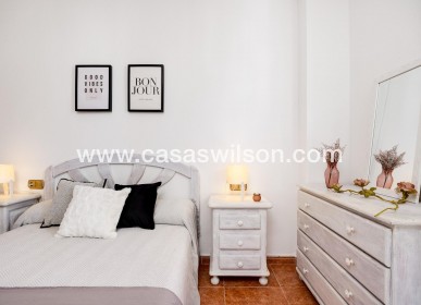 Sale - Apartment - Torrevieja - Playa de los Naufragos