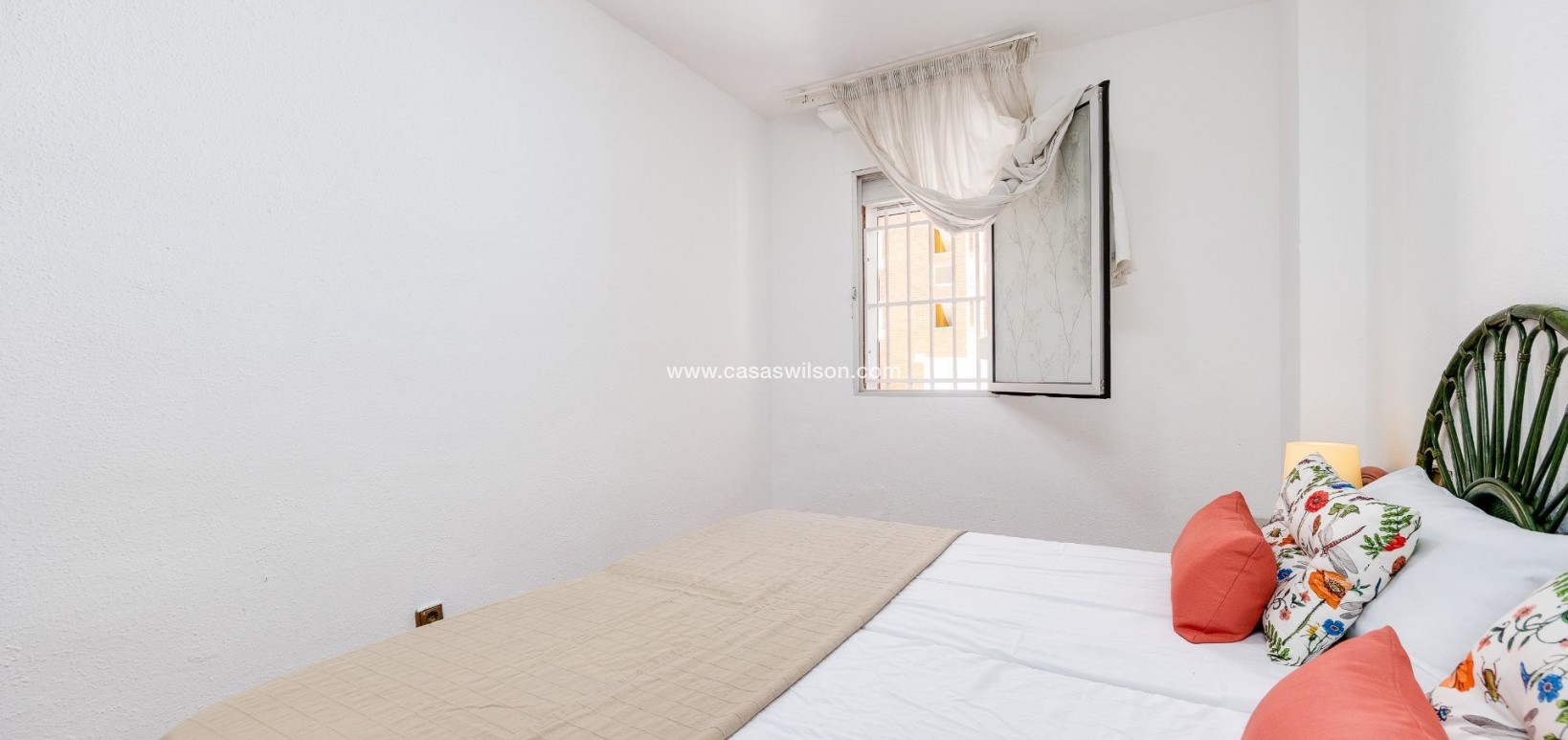 Sale - Apartment - Torrevieja - Playa de los Naufragos