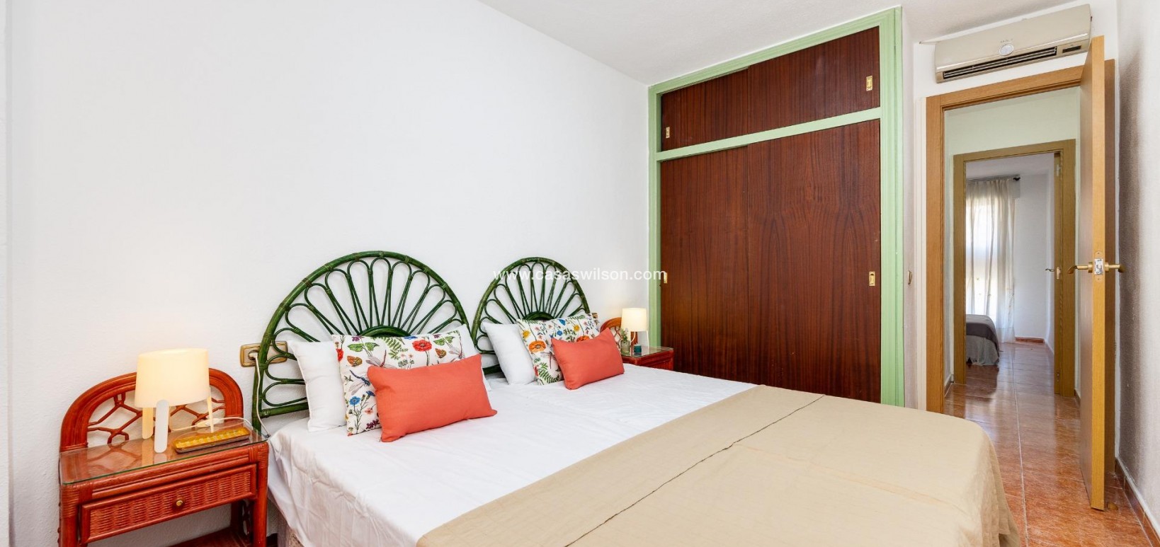 Sale - Apartment - Torrevieja - Playa de los Naufragos