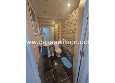 Sale - Apartment - Torrevieja - Centro - Muelle Pesquero